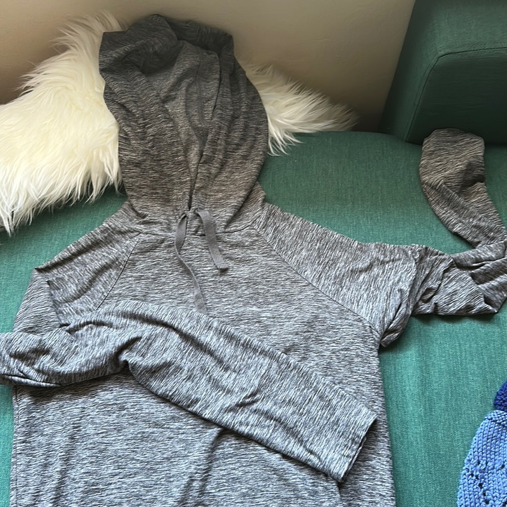 Kyodan DAY-TO-DAY CLARITY LONG SLEEVE HOODIE in Dark Grey Heather